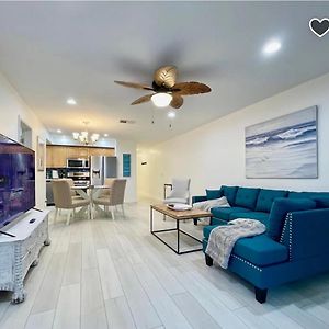 Apartamento Spectacular Beach Retreat With Ocean View Port Hueneme Exterior photo