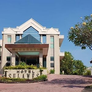 Hotel Sulawesi Jembel Exterior photo