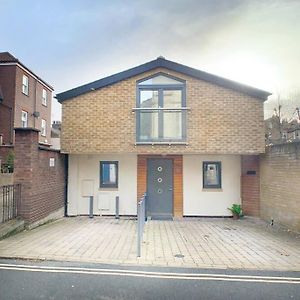 3 Bed House In Central Richmond With Driveway Parking Villa Exterior photo