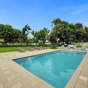 Villa Royale 4 Bedroom Home W Pool And Hot Tub Royal Palm Beach Exterior photo