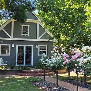 The Cottage On Dhurringile Tatura Exterior photo