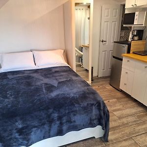 Apartamento Well Equipped Studio For Non-Smoking Guests Only Citq Зo9467 Longueuil Exterior photo