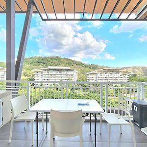 The Loft Pico De Loro Aparthotel Nasugbu Exterior photo