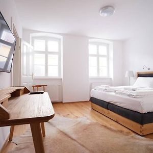 Apartamento Authentic Austrian Flat In The South Of Vienna Modling Exterior photo