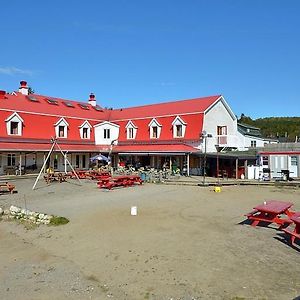 Auberge Jeunesse De Tadoussac Exterior photo