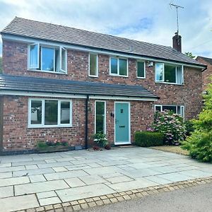 Detached Home In Prestbury Village, Cheshire East Exterior photo