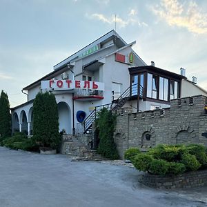 Hotel Садиба Kamianets-Podilskyi Exterior photo