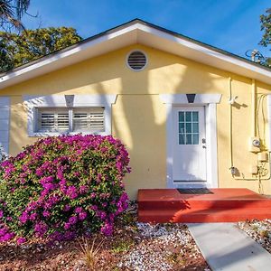 The Boathouse By Dt Orlando With Kitchenette Villa Exterior photo