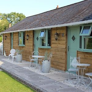 The Willowford Bed and Breakfast Milton Keynes Exterior photo