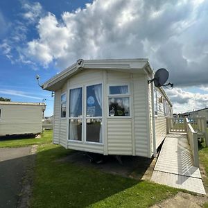 Hotel Luxury Static Caravan, 6 Berth, Marine Holiday Park, Rhyl, Wales Exterior photo