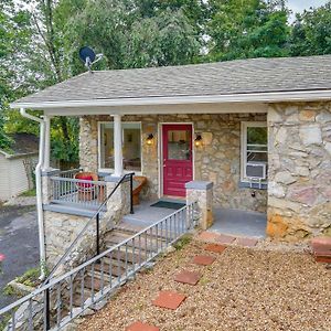 Eclectic Stone Cottage, Walk To Downtown Staunton! Exterior photo