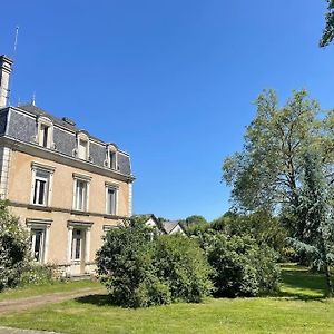 Maison Dans Un Parc Arbore Villa Montbron Exterior photo