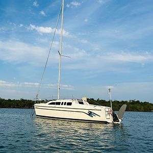 Hotel Private Sail Boat On The Beautiful Waters Of Key West Stock Island Exterior photo