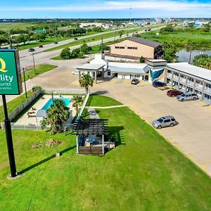 Quality Inn & Suites Port Lavaca Near Lighthouse Beach Exterior photo