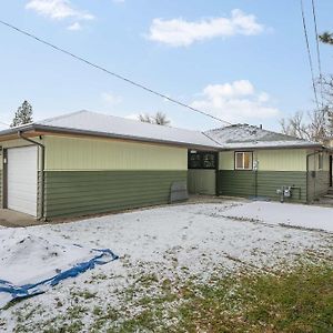 Theatrical Escape South Hill Home Near Downtown Spokane Exterior photo