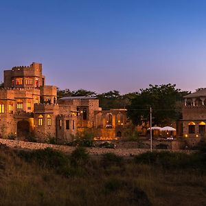 Hotel Manmatha, Udaipur Thur Exterior photo