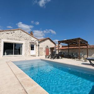 Maison Familiale Avec Piscine Privee Et Jardin Pour 11 Pers - Fr-1-653-265 Villa Magnac-Lavalette-Villars Exterior photo