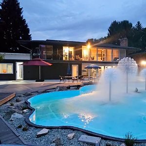 Interurban Suites Hotel Tukwila Exterior photo