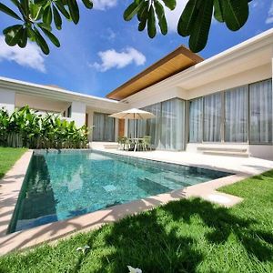 Casa Azure 8 - Brand New Villa With Private Pool And Gym With 24-7 Security - Just 15 Min To Bangtao Beach & Boat Avenue Phuket Exterior photo