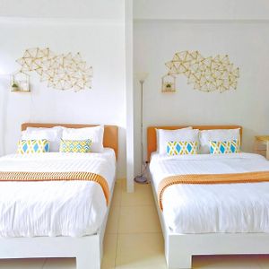 Pico De Loro Beach Walking Distance Miranda 1 Bedroom Units By See Condominiums Cutad Room photo