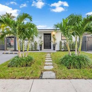 Modern Luxe Hideaway Villa Dania Beach Exterior photo