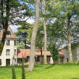 Le Manoir Des Perrieres Bed and Breakfast Rochechouart Exterior photo