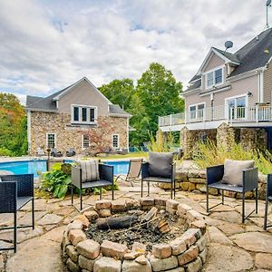 Spacious Belmont Home With Seasonal Pool And Grill! Exterior photo