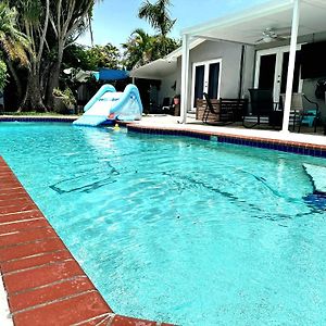 Pool House Resort Heated Swimming Pool Family Getaway Cutler Bay Exterior photo