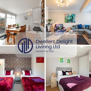 Dwellers Delight Living Ltd 2 Bed House With Wi-Fi In Loughton, Essex Villa Loughton  Exterior photo