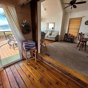 Oceanfront Cabin 3 W Jacuzzi & Impressive Views Villa Smith River Exterior photo