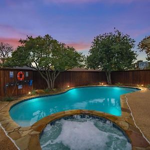 Texan Gem With Free Shape Pool For Large Families Villa Richardson Exterior photo