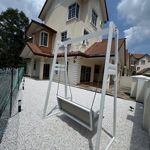 Rumah Singgah Taman Belia Antarabangsa Villa Ayer Keroh Exterior photo