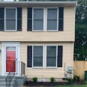 Newly Renovated Cozy 3 Bedroom 2 Bath Townhome Close To Commanders Stadium And 4 Metro Stations Capitol Heights Exterior photo