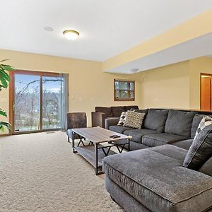 Twin Lakes Dog Friendly Home - Balcony - Short Drive To Alpine And Wilmot Ski Resorts Exterior photo