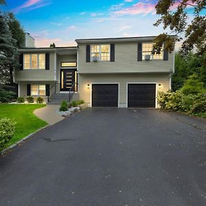 Minimal Modern Home Getaway Home North Providence Exterior photo