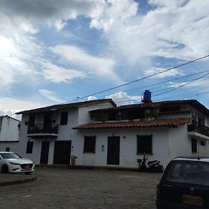 Hotel Posada La Chiqui San Gil Exterior photo