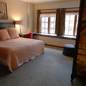 Modern King Room In Heart Of Mt, Crested Butte Hotel Room Exterior photo