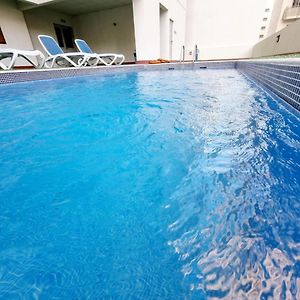 Hotel Elegant Classic 1Br With Pool And Gym Manama Exterior photo