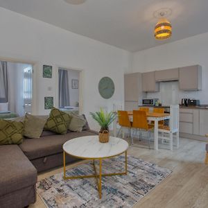 Temple Meads Station - Stylish 5 Beds - Free Parking By Hinkley Homes Short Lets & Serviced Accommodation Bristol Exterior photo