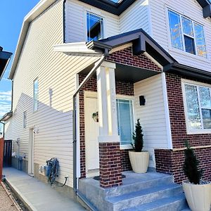 Modern 2 Bedroom Suite YYC Exterior photo