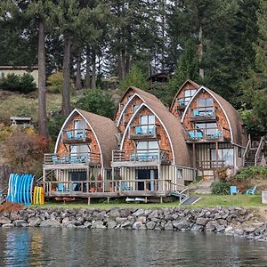 Jade Resort-Oceanfront Suites In Gowlland Harbour Heriot Bay Exterior photo