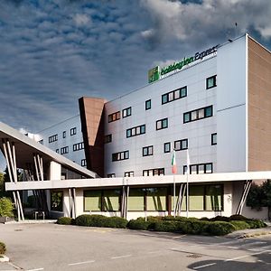 Holiday Inn Express Milan-Malpensa Airport, An Ihg Hotel Somma Lombardo Exterior photo