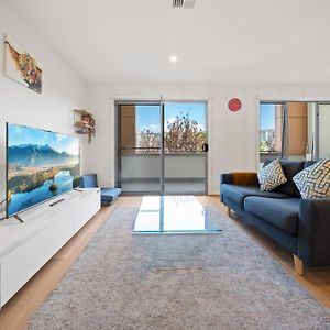 Apartamento Comfy 1-Bed With Balcony In Tranquil Location Weston Creek Exterior photo