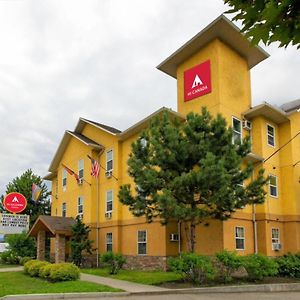 Hi Kelowna Hostel Exterior photo