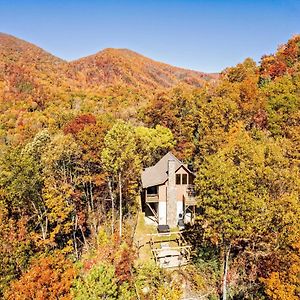 Maggie Valley Cabin With Beautiful Mountain Views, Hottub, Pet Friendly, Gameroom, Fireplace Exterior photo