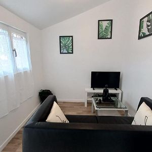 Apartamento La Champetre F2 Dans Le 95 Montigny-lès-Cormeilles Exterior photo