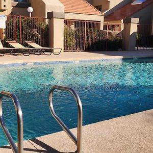 Cozy Condo Near Mcc With Pool, Bbq, Covered Parking Mesa Exterior photo