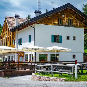 Hotel Rifugio Viote Vason Exterior photo