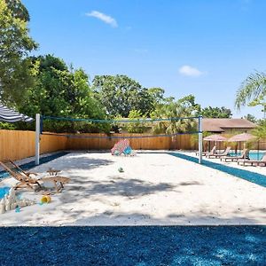 Apartamento Urban Escape Artificial Beach W Volleyball Pit Clearwater Exterior photo