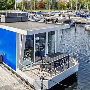 Hotel Amazing Ship In Naarden With Kitchen Exterior photo